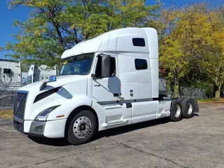 2021 VOLVO VNL64T-760