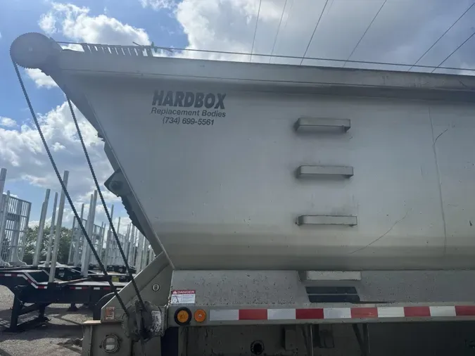1989 Fruehauf 28FT QUADd11e06182f2b4a6a567fd792b3c445d8