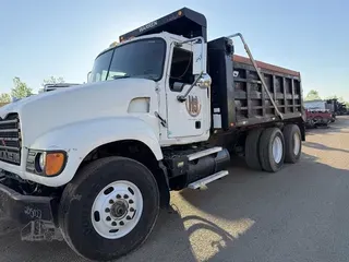 2005 MACK GRANITE CV713