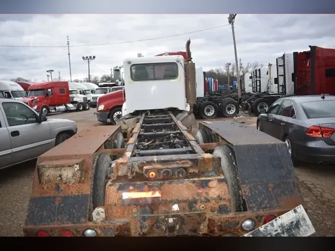 2006 PETERBILT 335