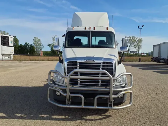 2019 FREIGHTLINER/MERCEDES CASCADIA 125
