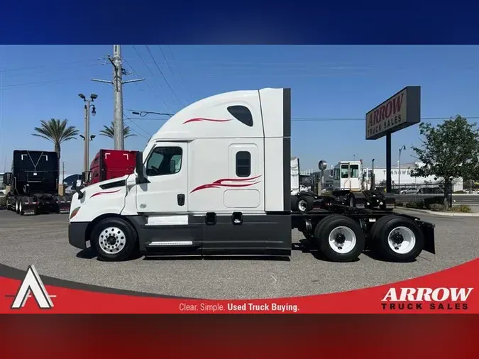 2021 FREIGHTLINER CA126