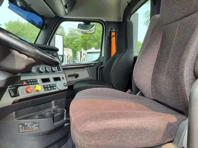 2019 FREIGHTLINER NEW CASCADIA 126