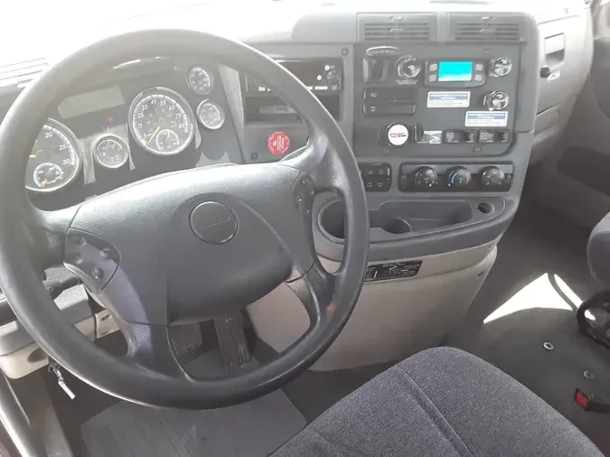 2019 FREIGHTLINER CASCADIA 113