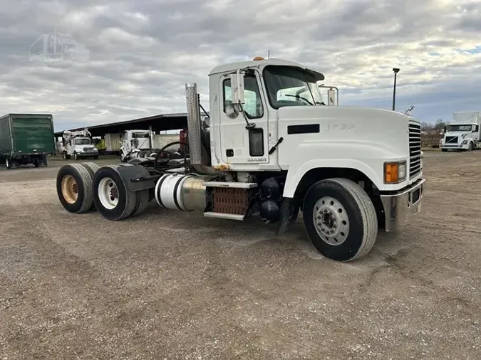 2011 MACK PINNACLE CHU613d132227acd58a5507d4b32233c503149