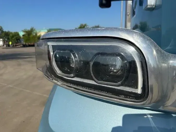 2022 Peterbilt 567