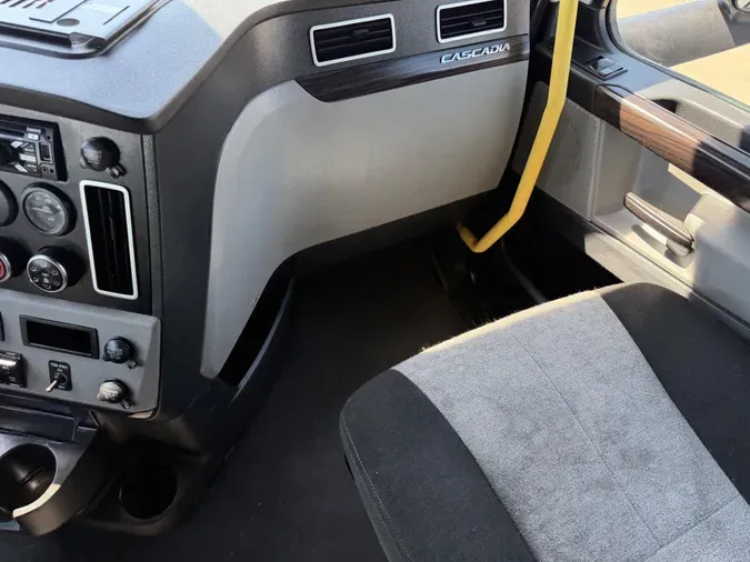 2021 Freightliner Cascadia