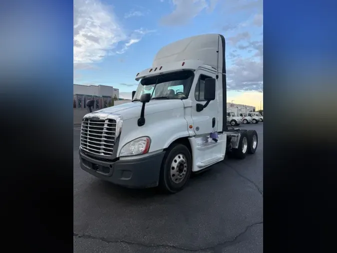 2019 FREIGHTLINER CASCADIA 125