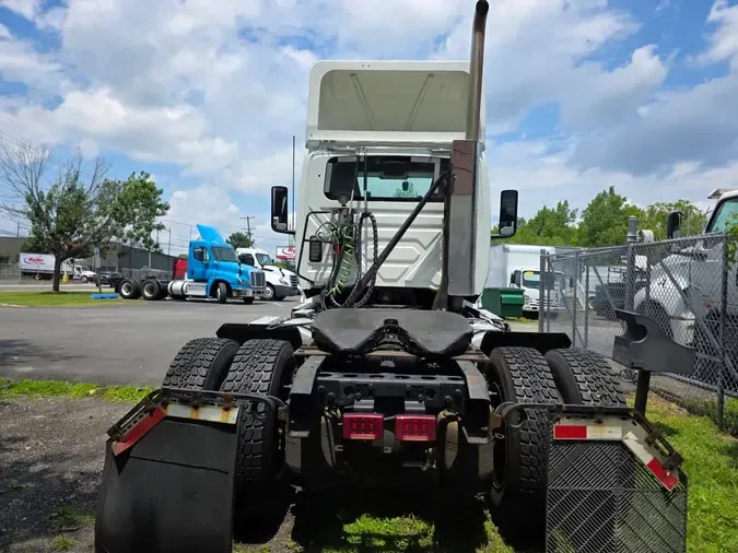 2020 NAVISTAR INTERNATIONAL LT625 DAYCAB S/A