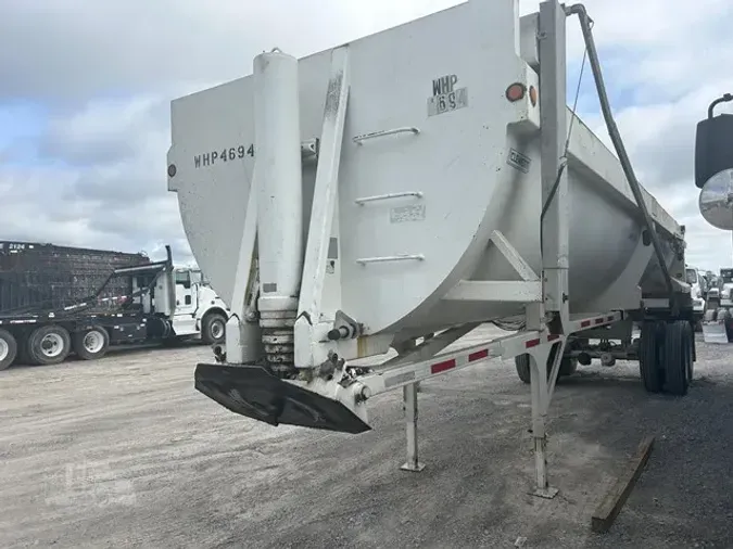 2005 CLEMENT 32 FT END DUMP