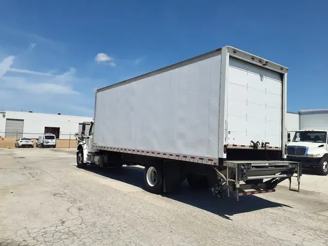 2018 FREIGHTLINER M2 106