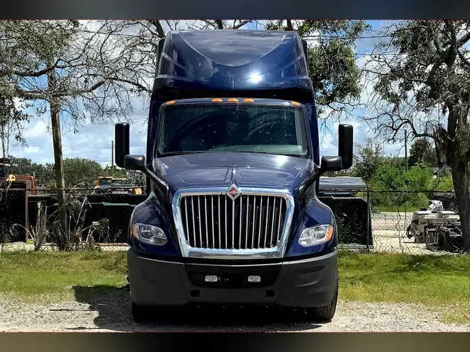 2022 INT LT625 6x4