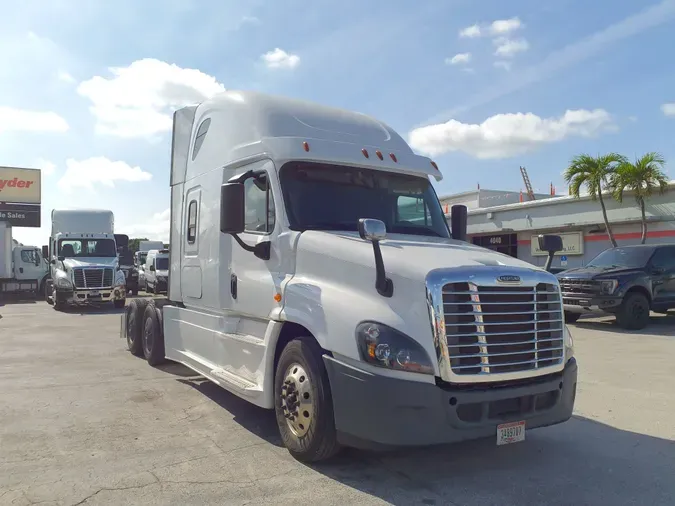 2019 FREIGHTLINER/MERCEDES CASCADIA 125