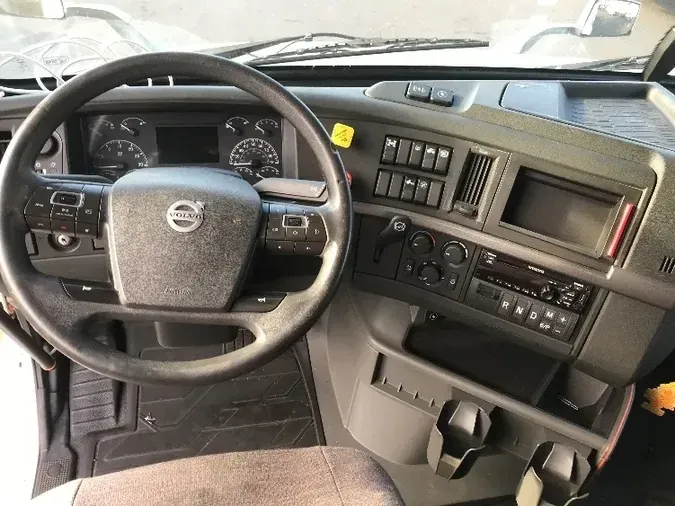 2019 Volvo VNR64640