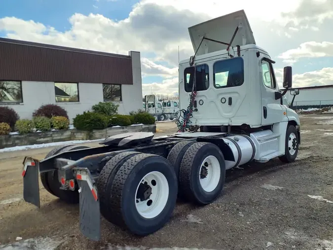 2019 FREIGHTLINER/MERCEDES CASCADIA 125d1415c516df077aaeebbeb4cdb7e61cb
