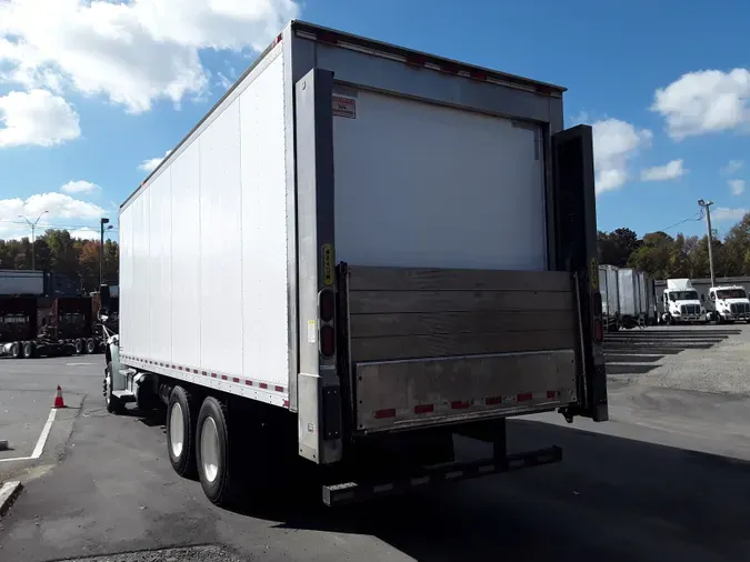 2018 FREIGHTLINER/MERCEDES M2 106