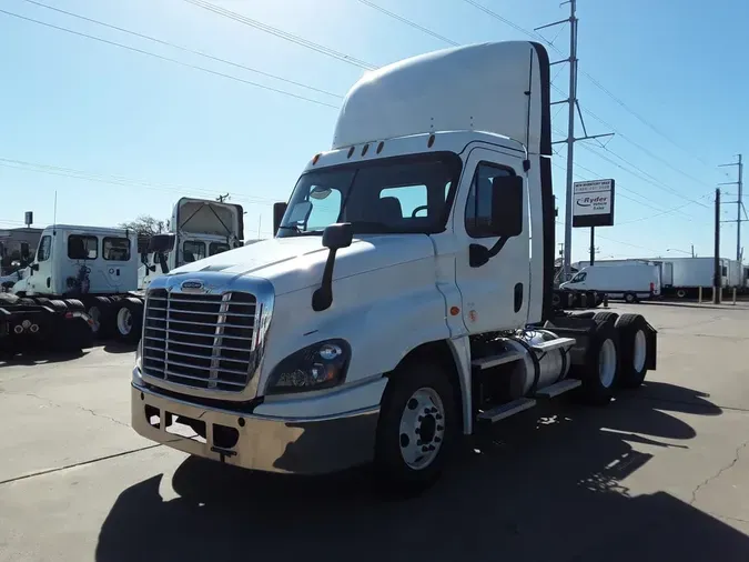 2020 FREIGHTLINER/MERCEDES CASCADIA 125d142bf2c757adfd0c1da28af24b22e05
