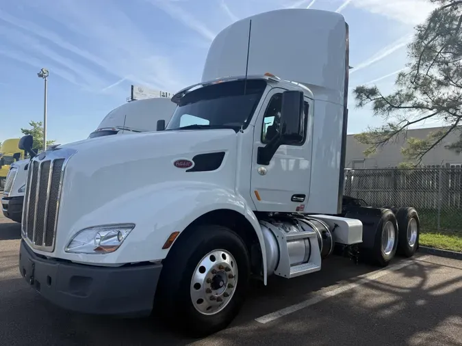 2021 Peterbilt 579d14dacbda2b2d5c26c8b47eb55647de6
