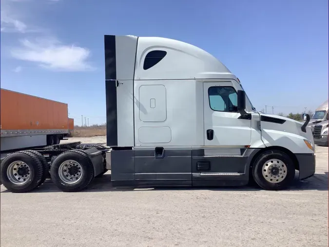 2021 Freightliner Cascadia