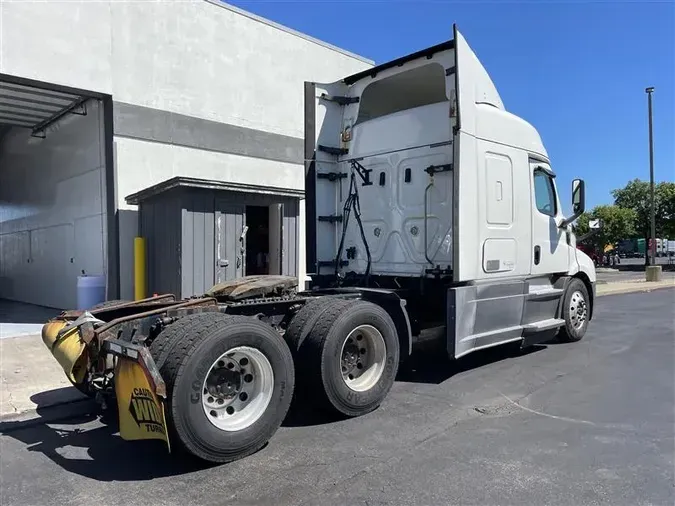 2020 FREIGHTLINER CA116