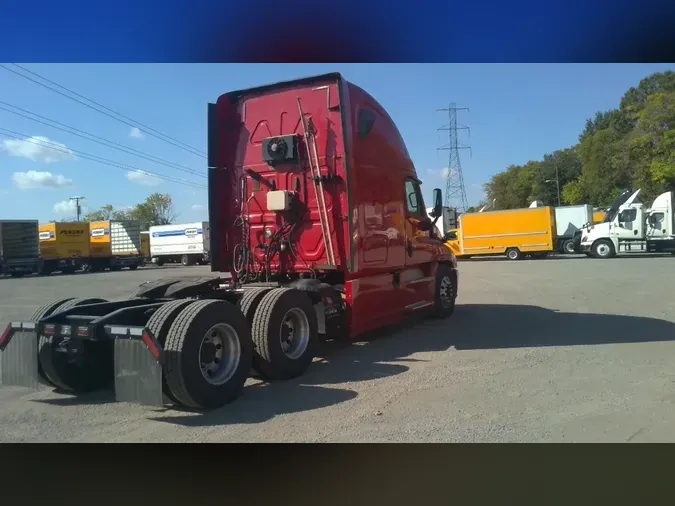 2019 Freightliner X12564ST