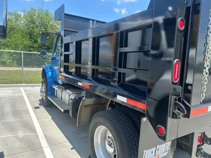 2017 Freightliner Business Class M2 106