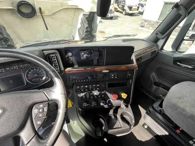 2021 International LT625