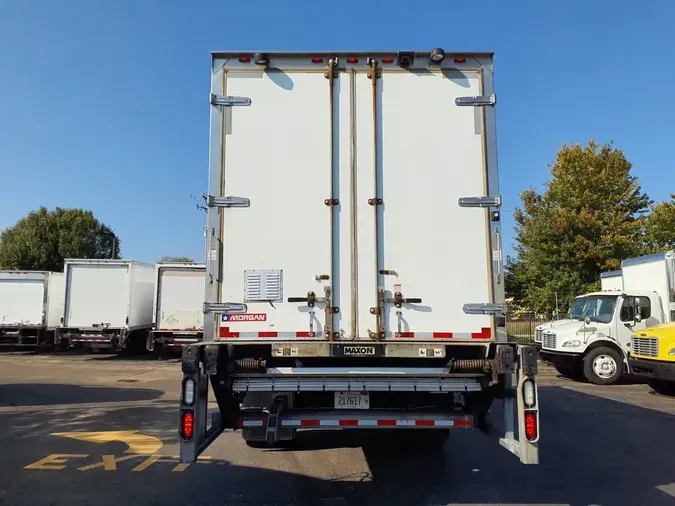 2016 FREIGHTLINER/MERCEDES M2 106