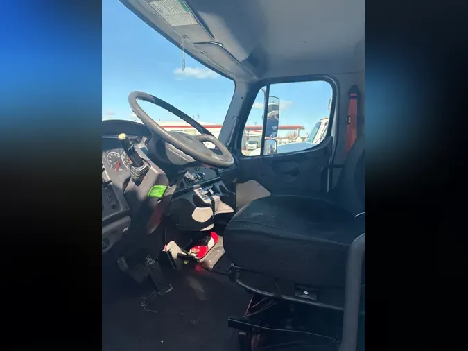 2018 FREIGHTLINER/MERCEDES M2 106
