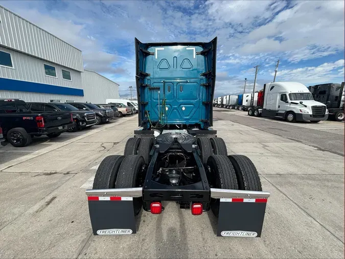 2024 Freightliner Cascadia 126d1585a216d98bdedba156b1b6b372a8a