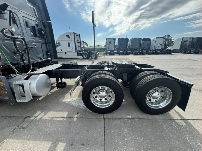 2023 Freightliner Cascadia 116