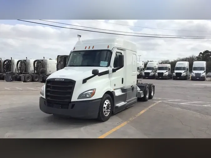 2021 Freightliner Cascadia 126d168e476ed371c9ce15fed8a06e60694