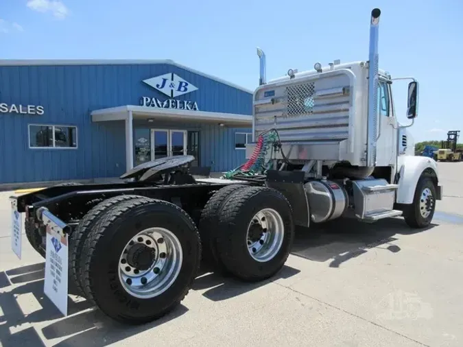 2015 FREIGHTLINER CORONADO 122 SD