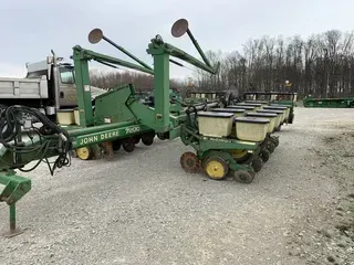 1990 John Deere 7200