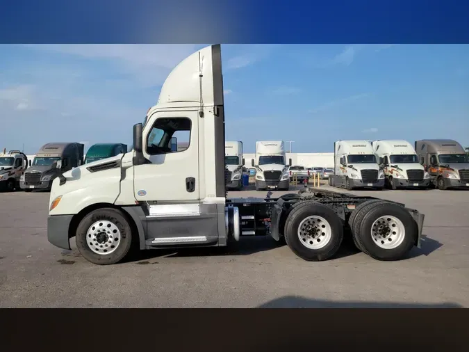 2019 Freightliner Cascadia 126