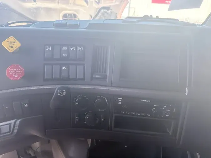 2021 VOLVO VNL64T-740d172b2b8f455776d4cf803a3b915c0ac