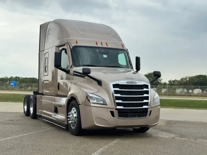 2022 FREIGHTLINER Cascadia 126d173b65330947284fe964b63704e81dc