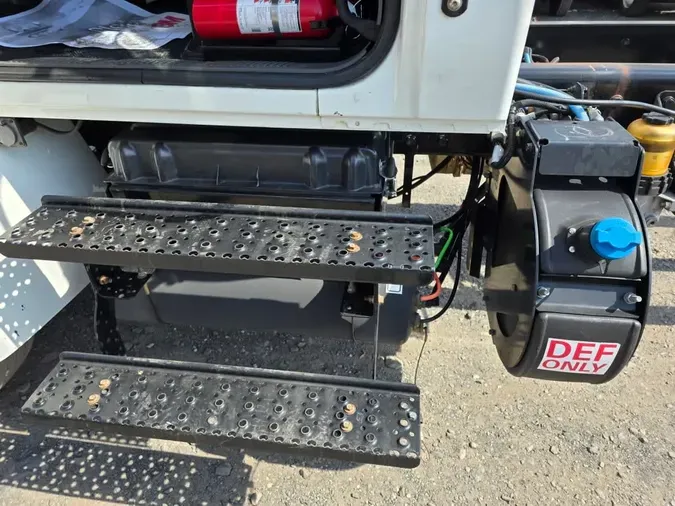 2019 NAVISTAR INTERNATIONAL 4300