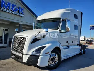 2021 VOLVO VNL64T760