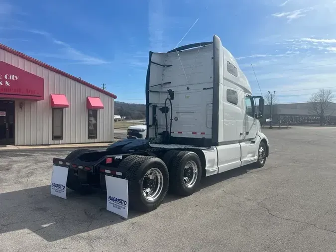 2019 VOLVO VNL64T760