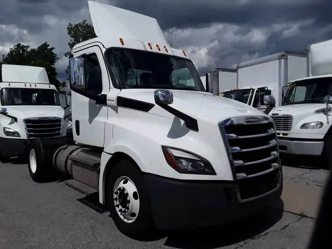 2020 FREIGHTLINER NEW CASCADIA 126