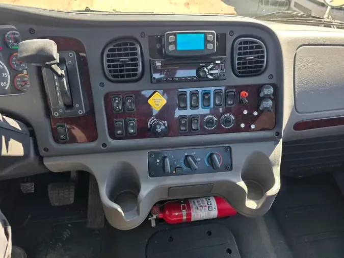 2018 FREIGHTLINER/MERCEDES M2 106