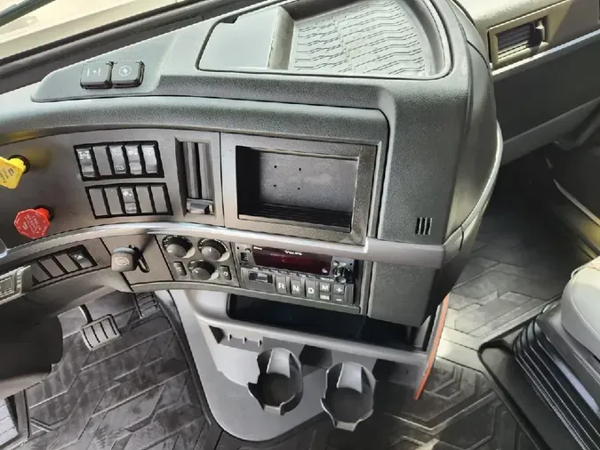 2022 VOLVO VNL64T760d17e28837e2c614c12c78ab7c4fd91ae