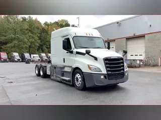 2021 Freightliner Cascadia 126