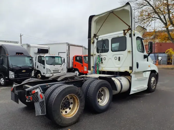 2020 FREIGHTLINER/MERCEDES CASCADIA 125