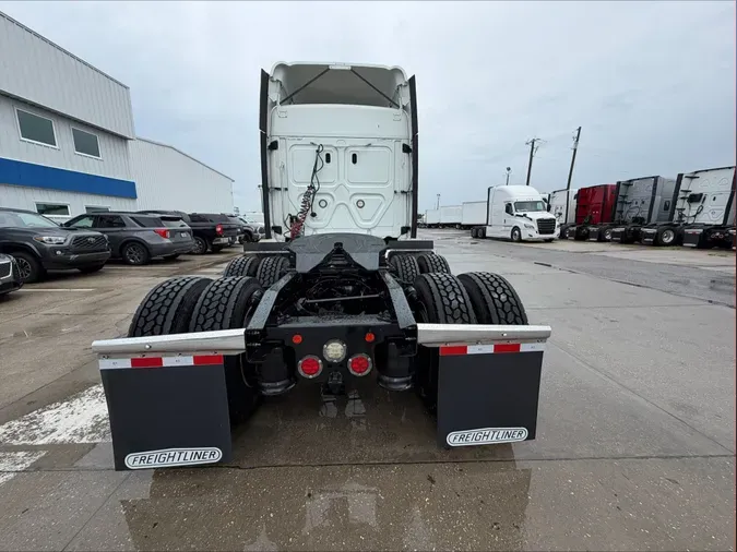 2020 Freightliner Cascadia 126d180eeada9849232af2748aebcf65465