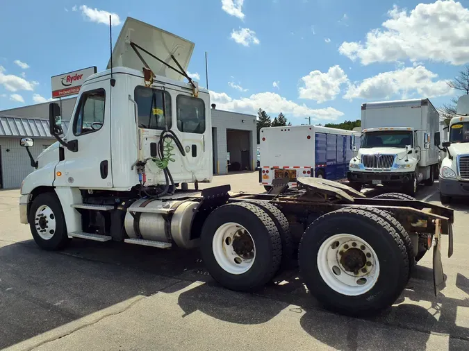 2016 FREIGHTLINER/MERCEDES CASCADIA 125