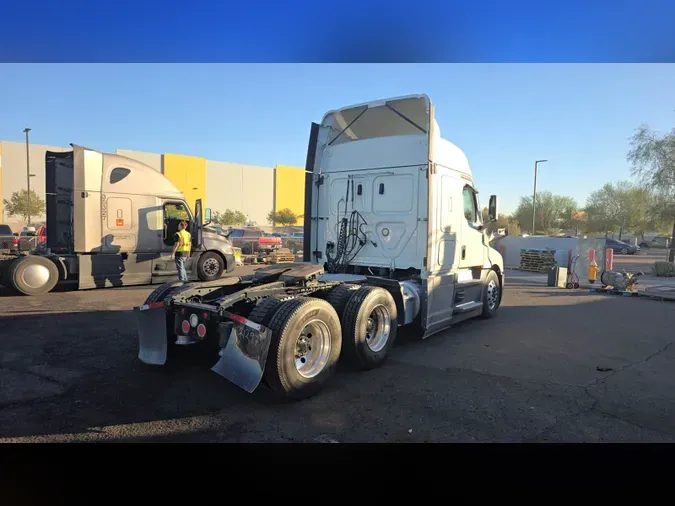 2022 Freightliner Cascadia 126d18305d9fb6008e385c5ac076210e97f