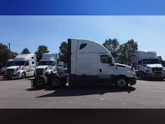 2022 Freightliner Cascadia 126