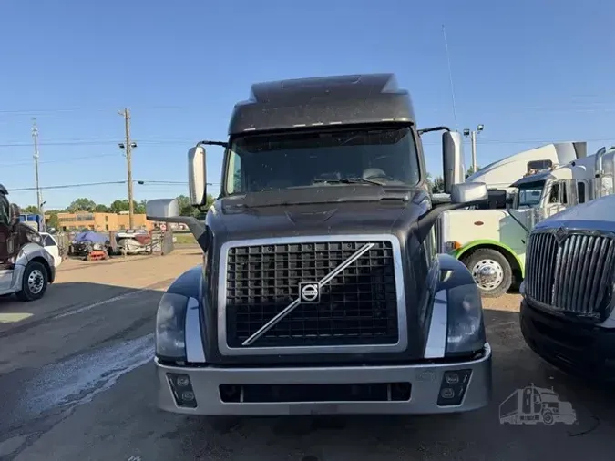 2017 VOLVO VNL64T780